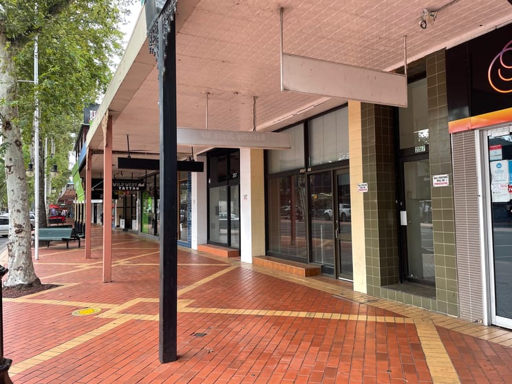 Click to view all images Shop 5/259 Peel Street Tamworth NSW 2340 - Image 1
