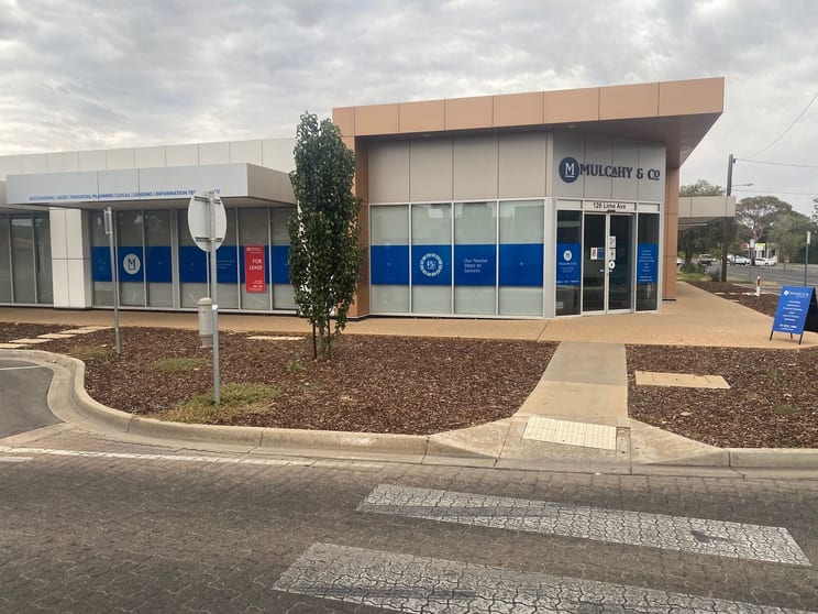 Click to view all images 126 Lime Avenue Mildura VIC 3500 - Image 2