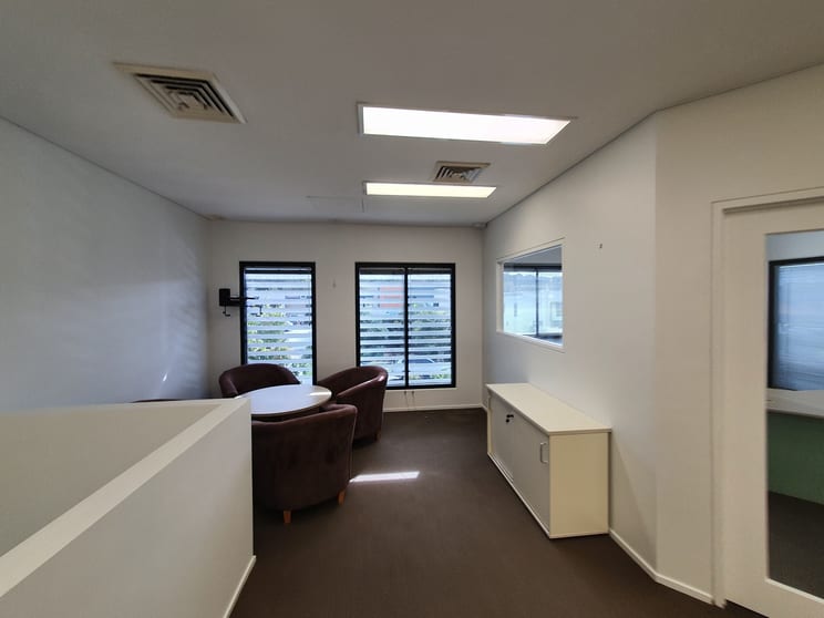 Click to view all images Burleigh Heads QLD 4220 - Image 3