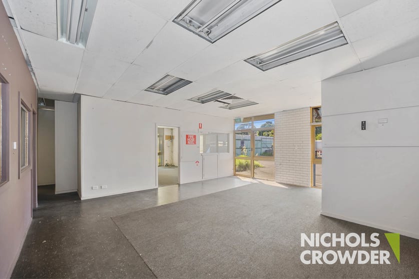 Click to view all images 1084 Centre Road Oakleigh South VIC 3167 - Image 3