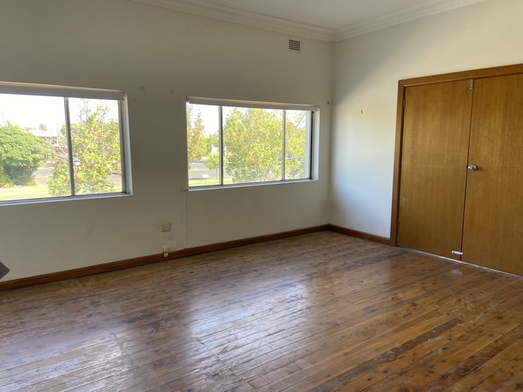 Click to view all images 2/109 Banna Ave Griffith NSW 2680 - Image 1