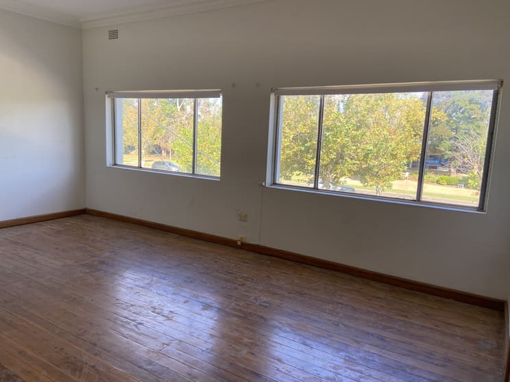 Click to view all images 2/109 Banna Ave Griffith NSW 2680 - Image 2