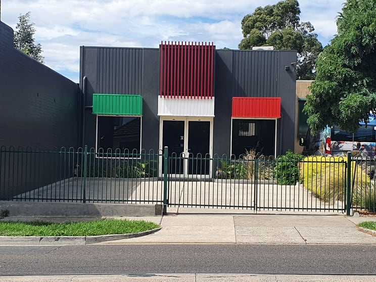 Click to view all images 406 GILBERT ROAD Preston VIC 3072 - Image 1