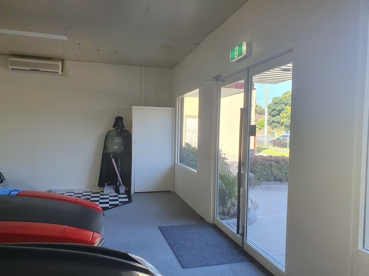 Click to view all images 406 GILBERT ROAD Preston VIC 3072 - Image 3