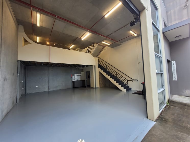 215/354 EASTERN VALLEY WAY Chatswood NSW 2067 - Image 2