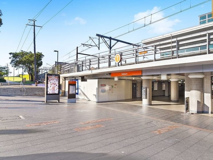 Click to view all images 3/6-14 Park Road Auburn NSW 2144 - Image 3
