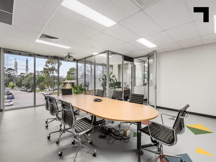 Click to view all images 3 St Andrews Court Rowville VIC 3178 - Image 2