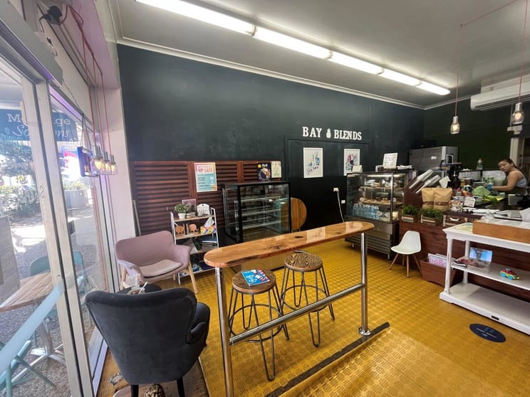 Click to view all images Shop 2/131 Bay Terrace Wynnum QLD 4178 - Image 2