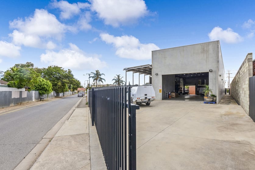 Click to view all images 7 Dixon Street Royal Park SA 5014 - Image 2