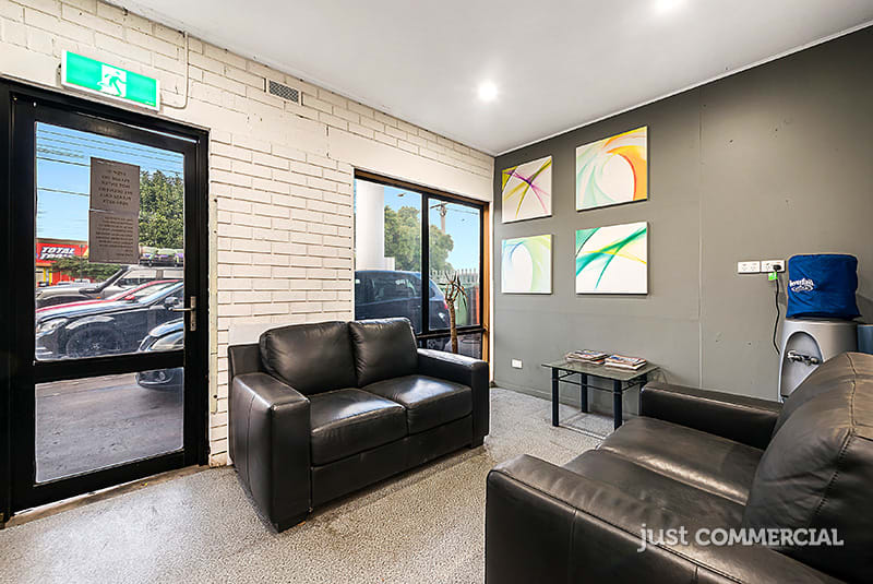 Click to view all images 2/431 Warrigal Road Moorabbin VIC 3189 - Image 2