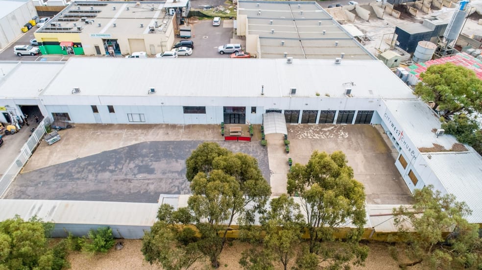 Click to view all images 4/142-144 High Street Melton VIC 3337 - Image 2