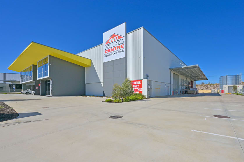Click to view all images 69 Bushland Ridge Bibra Lake WA 6163 - Image 3