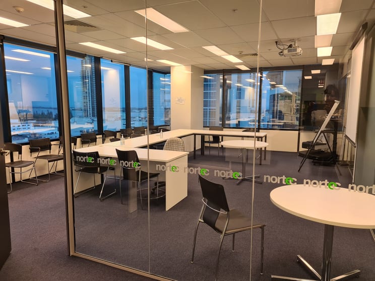 Click to view all images Level 9/27 Garden Street Southport QLD 4215 - Image 3
