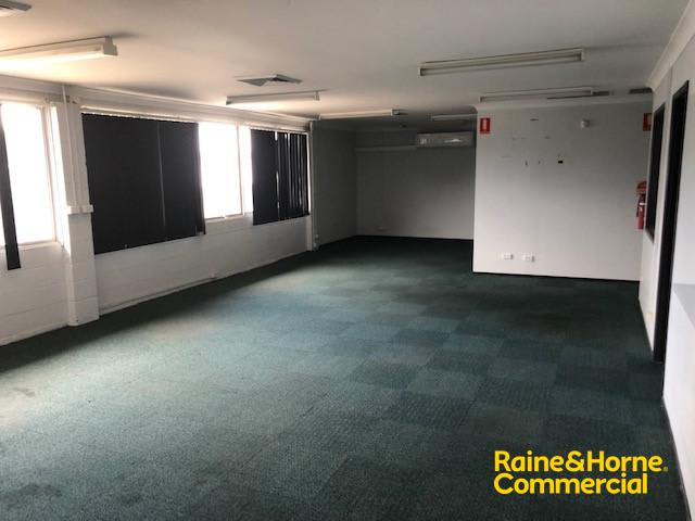 Click to view all images 6/9 Frinton Street Southport QLD 4215 - Image 1