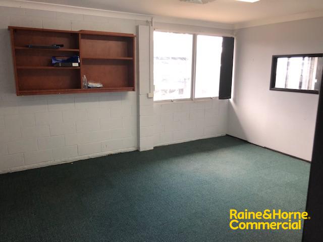 Click to view all images 6/9 Frinton Street Southport QLD 4215 - Image 2