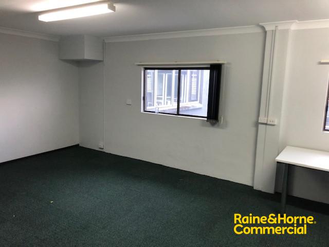 Click to view all images 6/9 Frinton Street Southport QLD 4215 - Image 3