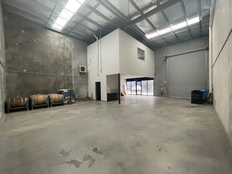Click to view all images 8/1470 Ferntree Gully Road Knoxfield VIC 3180 - Image 3