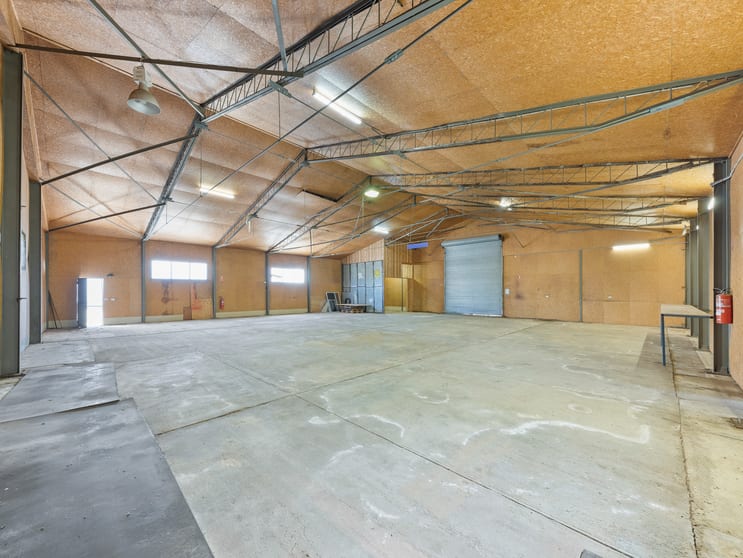 Click to view all images 10 Mason Street Wangaratta VIC 3677 - Image 2