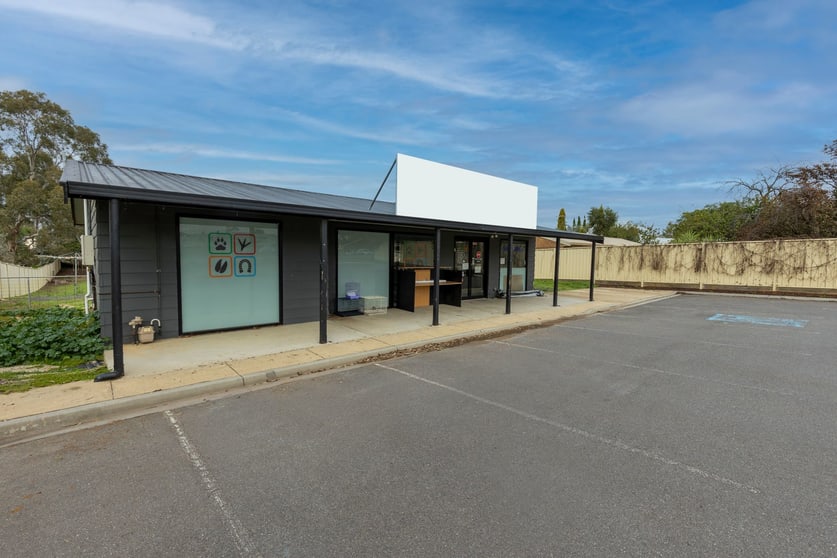 Click to view all images 942 Wellington Street Strathfieldsaye VIC 3551 - Image 3