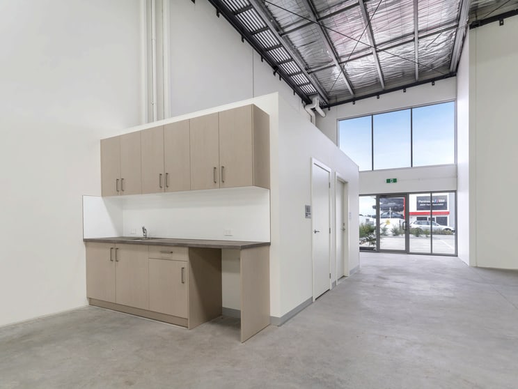 Click to view all images 5/145 Mornington-Tyabb Road Mornington VIC 3931 - Image 2