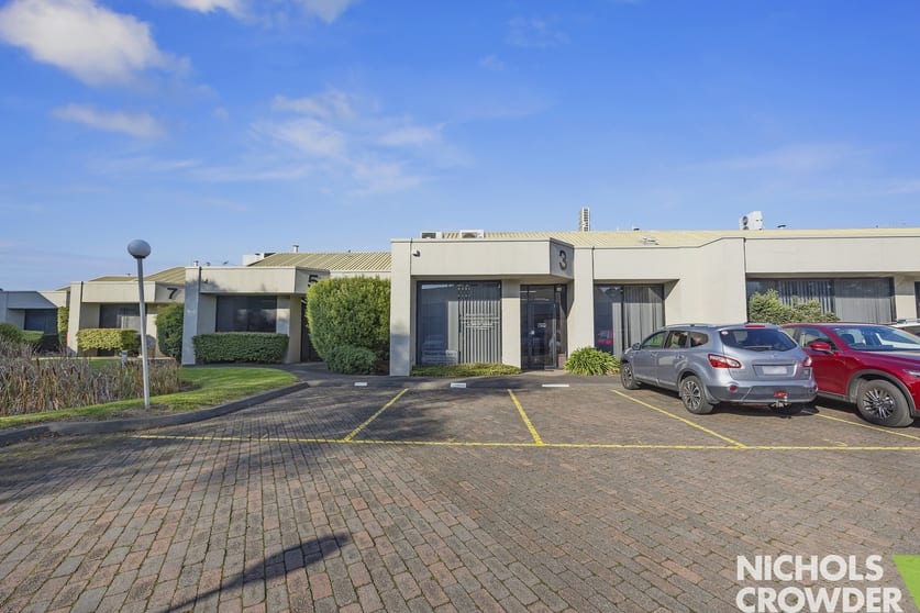 Click to view all images Unit 3/25-41 Redwood Drive Dingley Village VIC 3172 - Image 1