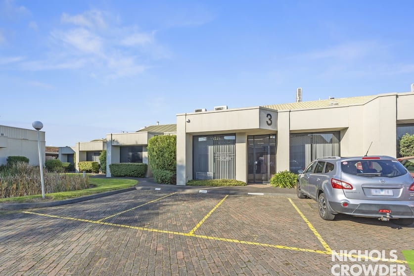 Click to view all images Unit 3/25-41 Redwood Drive Dingley Village VIC 3172 - Image 2