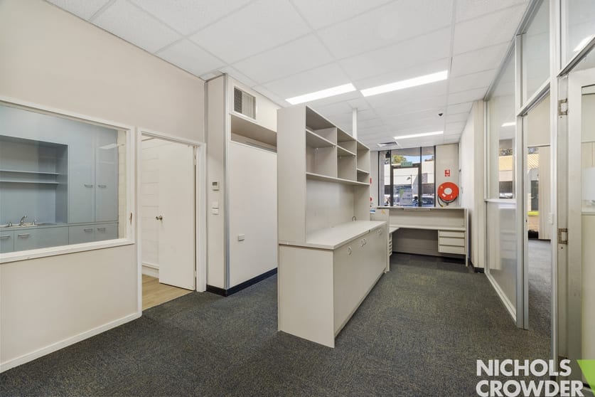 Click to view all images Unit 3/25-41 Redwood Drive Dingley Village VIC 3172 - Image 3