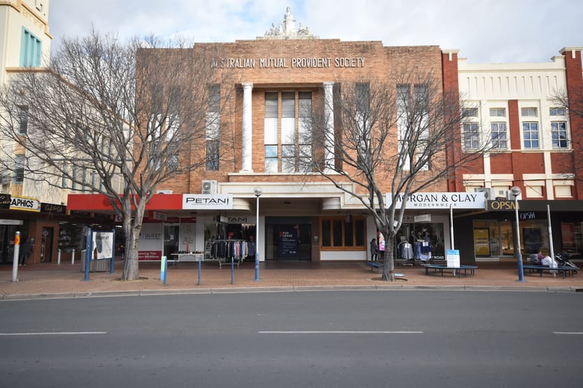 Click to view all images Level 1/557 Dean Street Albury NSW 2640 - Image 1