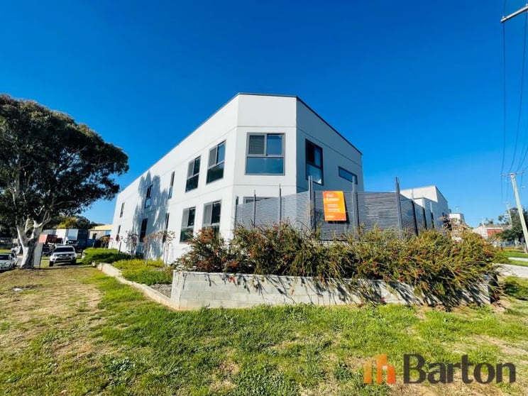 Click to view all images Unit 6/96 Bayldon Road Queanbeyan NSW 2620 - Image 1