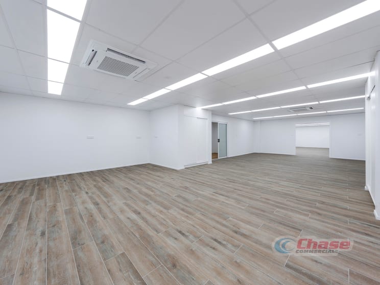 Click to view all images 89 Wynnum Road Norman Park QLD 4170 - Image 2