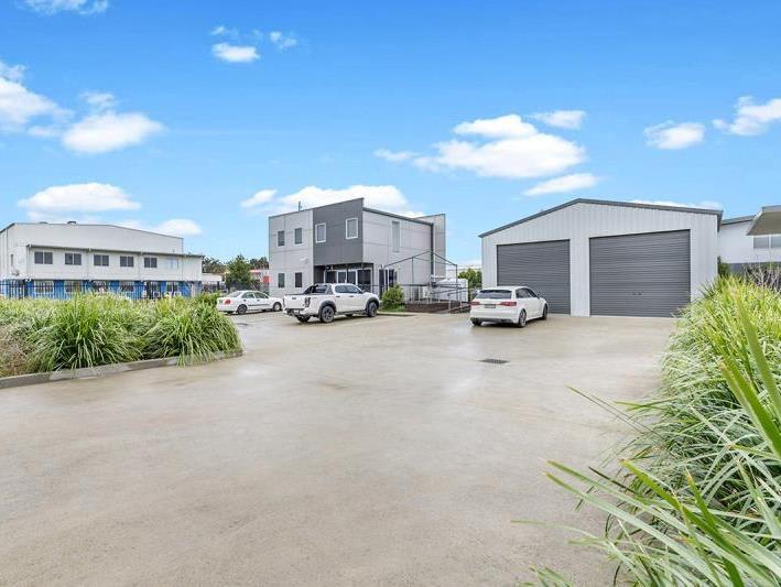 Click to view all images 56 Mustang Drive Rutherford NSW 2320 - Image 2