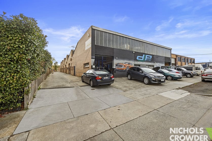 Click to view all images 11/1A Levanswell Road Moorabbin VIC 3189 - Image 2
