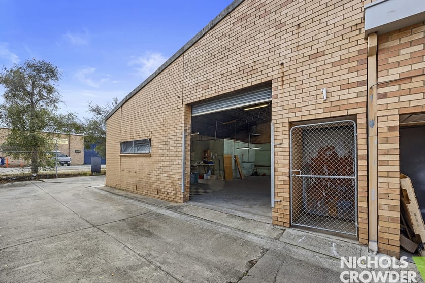 Click to view all images 11/1A Levanswell Road Moorabbin VIC 3189 - Image 3