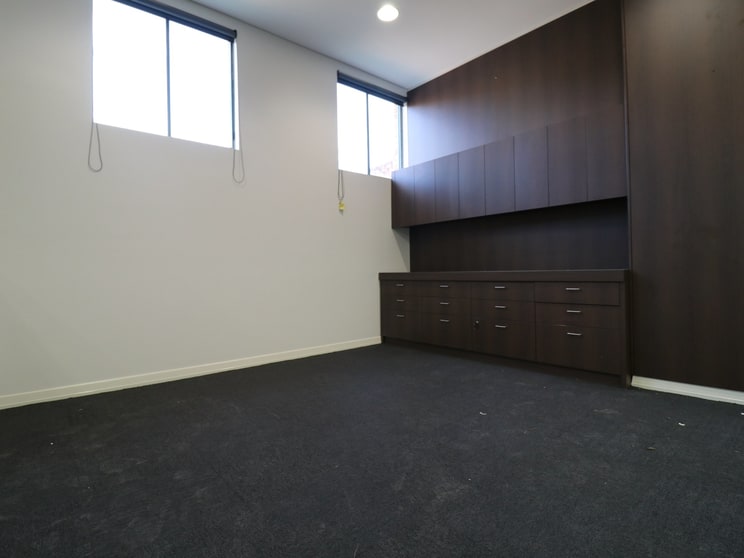 Click to view all images Wetherill Park NSW 2164 - Image 3
