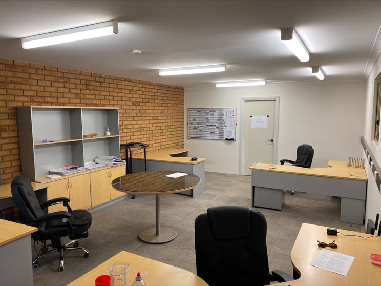 Click to view all images Unit 2/288 Victoria Rd Malaga WA 6090 - Image 3