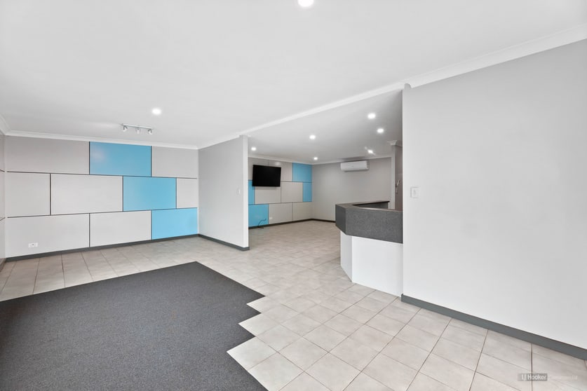 Click to view all images 18 Stradbroke Street Rockville QLD 4350 - Image 2