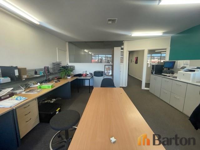 Click to view all images Unit 7/61 Dundas Court Phillip ACT 2606 - Image 3