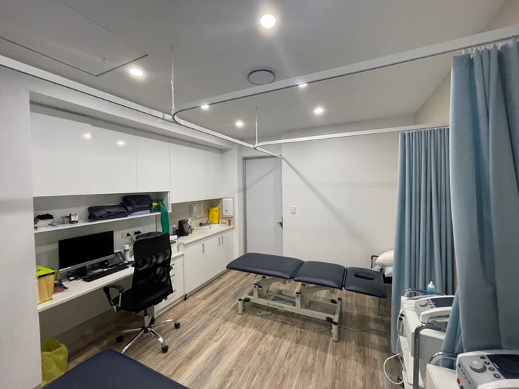 Click to view all images Suite 1/429 - 433 Princes Highway Corrimal NSW 2518 - Image 1