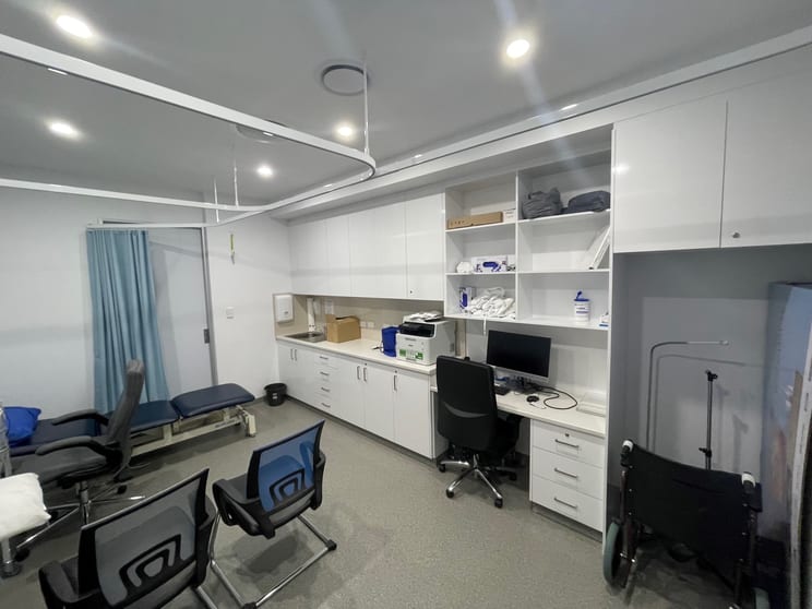 Click to view all images Suite 2/429 - 433 Princes Highway Corrimal NSW 2518 - Image 1