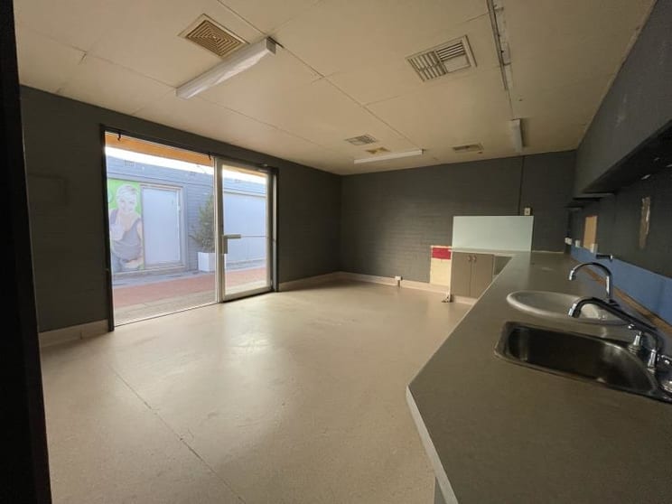 Click to view all images 3A/176 High Street Wodonga VIC 3690 - Image 3