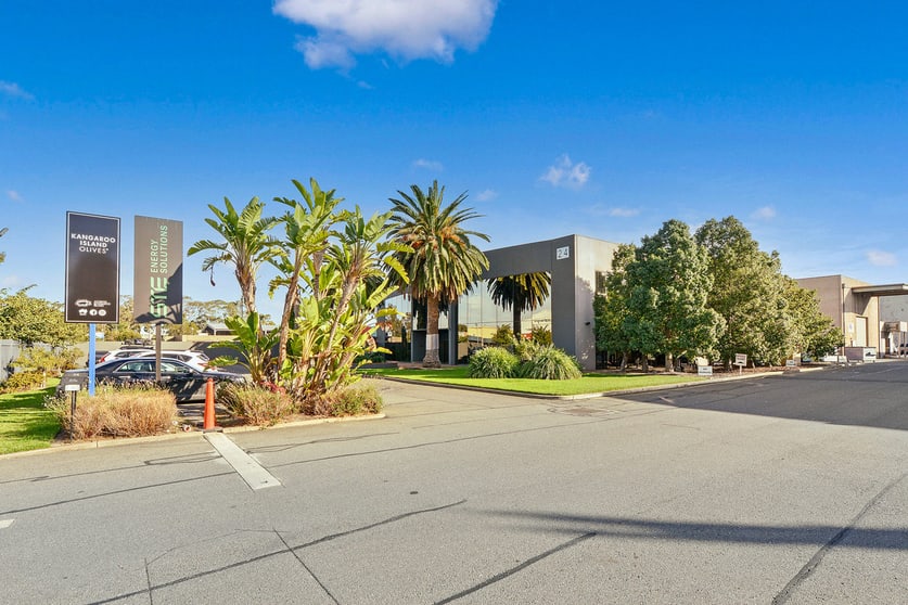 Click to view all images 24 Taminga Street Regency Park SA 5010 - Image 2