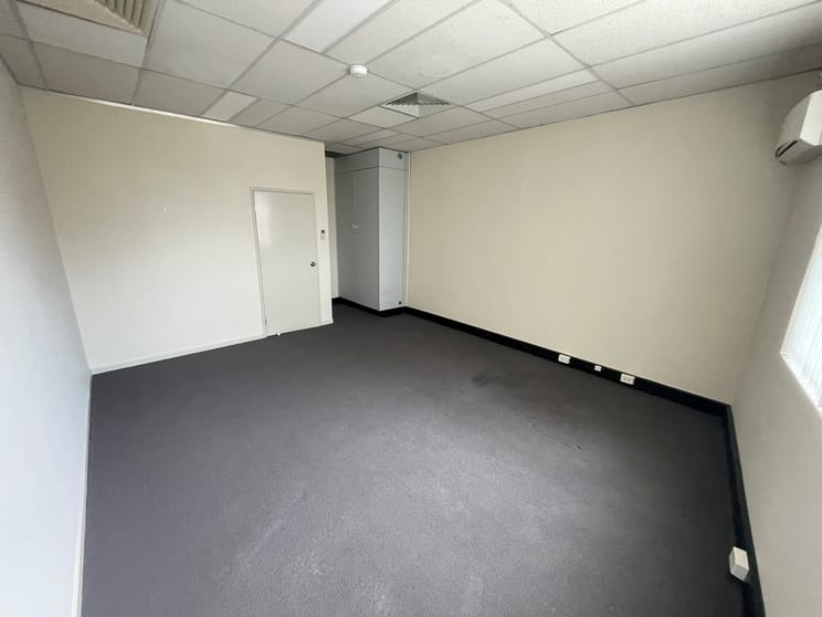 Click to view all images 2/86 Pacific Hwy Wyong NSW 2259 - Image 2