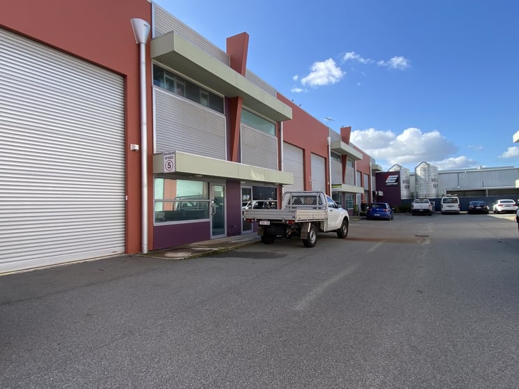 Click to view all images 4/8 Hurley Street Canning Vale WA 6155 - Image 2