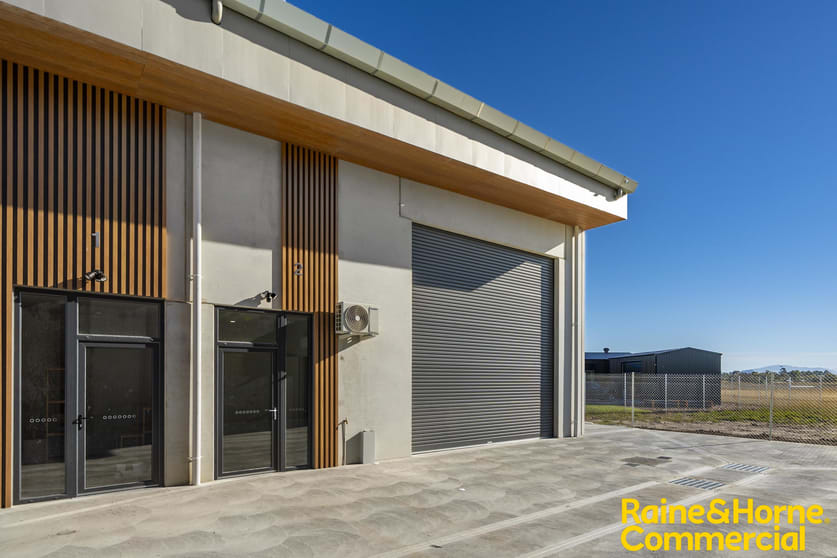 Click to view all images 2, 5 & 6/2 Cessna Way Cambridge TAS 7170 - Image 3