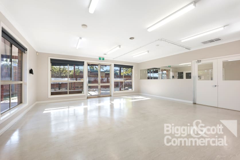 Click to view all images 573 Bell Street Preston VIC 3072 - Image 3