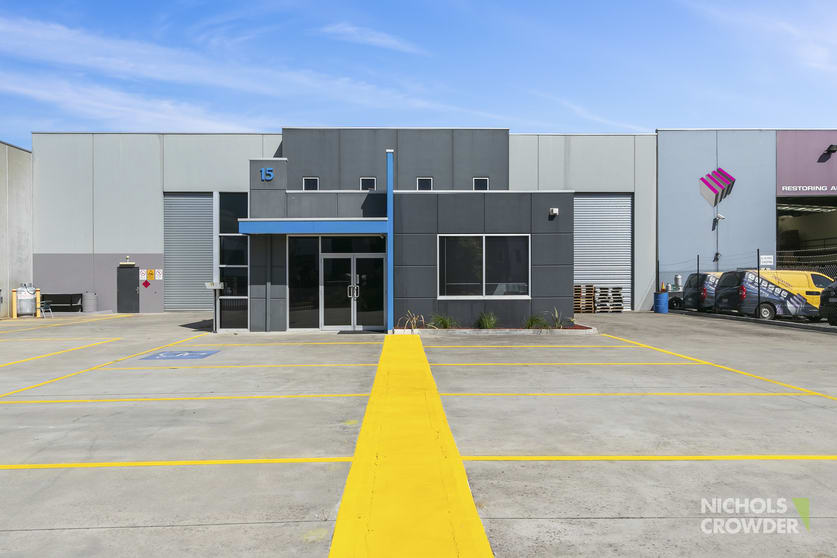 Click to view all images 15 Capital Place Carrum Downs VIC 3201 - Image 2