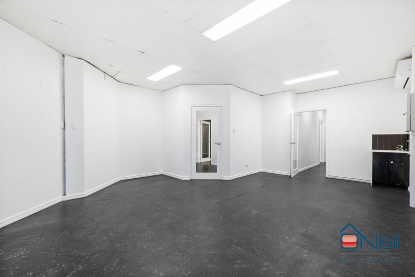 Click to view all images 2B/2756 Albany Highway Kelmscott WA 6111 - Image 2