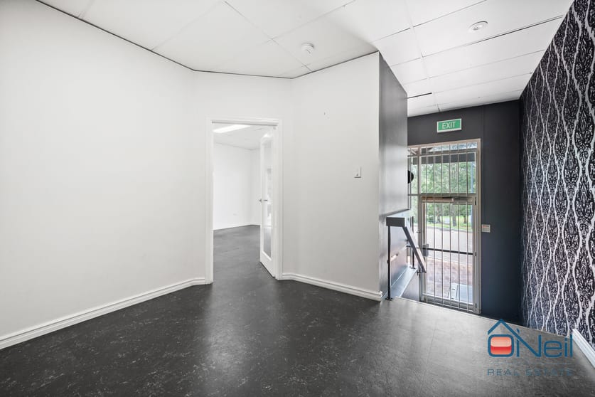 Click to view all images 2B/2756 Albany Highway Kelmscott WA 6111 - Image 2