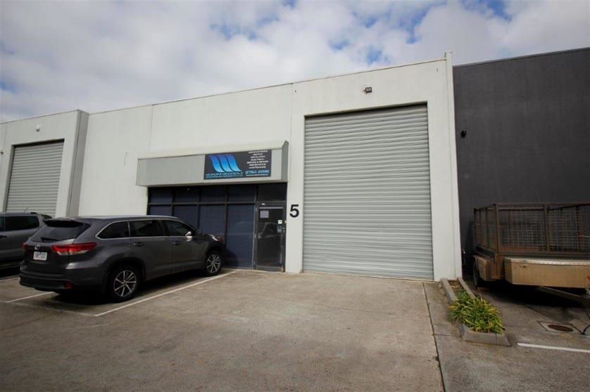 Click to view all images 5/3 Neutron Place Rowville VIC 3178 - Image 1