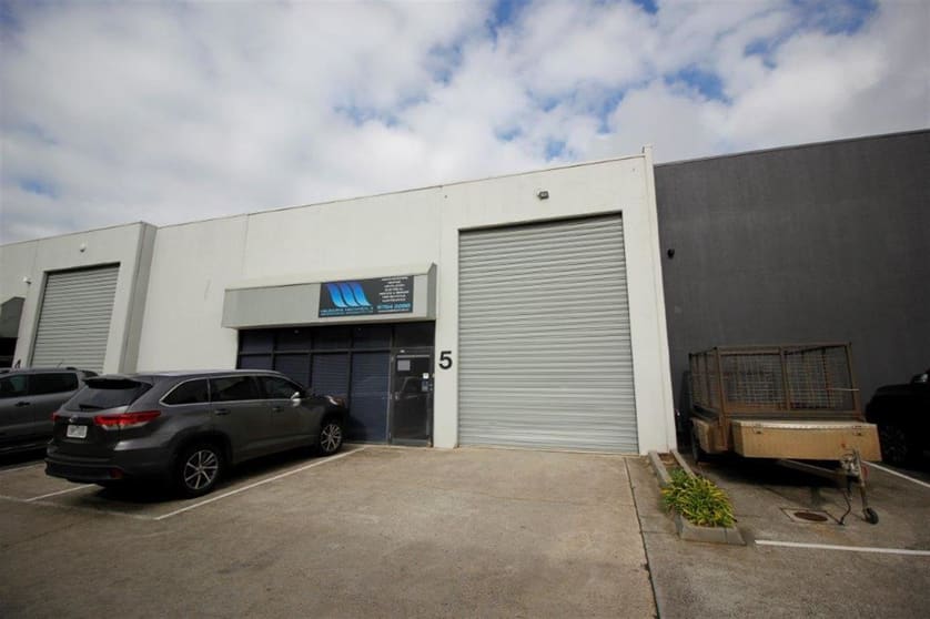 Click to view all images 5/3 Neutron Place Rowville VIC 3178 - Image 2